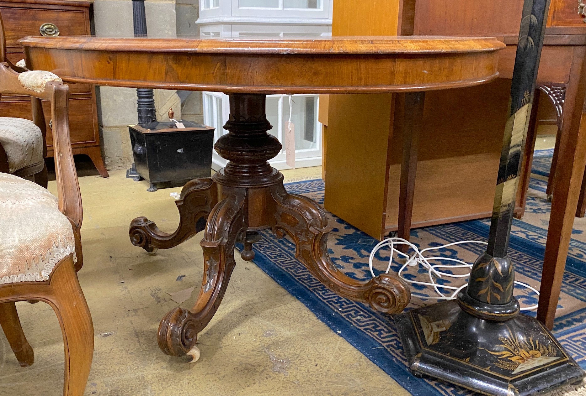 A Victorian oval figured walnut tilt top loo table, length 146cm, width 110cm, height 72cm